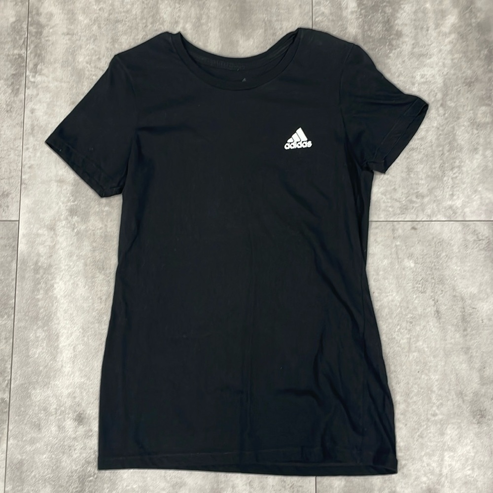 Women’s medium adidas shirt
